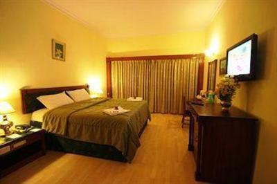 фото отеля Howard Johnson Hotel & Suites The Monarch