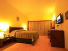 фото отеля Howard Johnson Hotel & Suites The Monarch