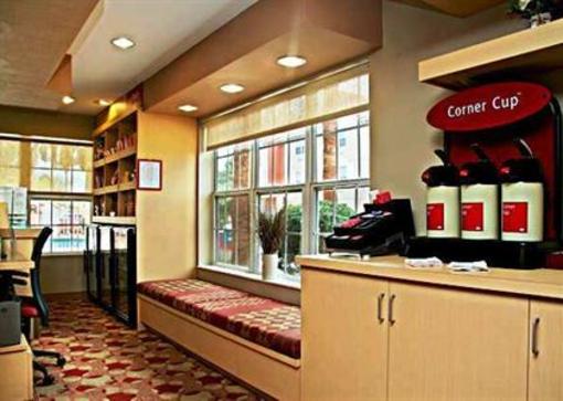 фото отеля TownePlace Suites Phoenix Metrocenter Mall