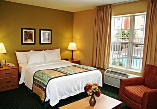 фото отеля TownePlace Suites Phoenix Metrocenter Mall