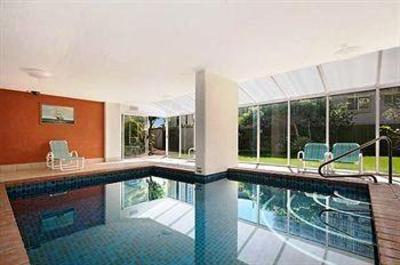фото отеля Quarterdeck Apartments Gold Coast
