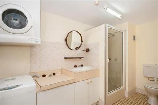 фото отеля Quarterdeck Apartments Gold Coast