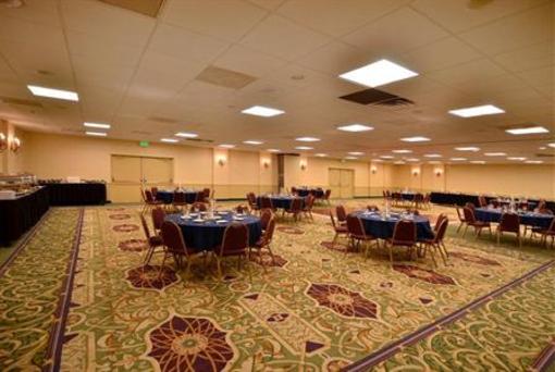 фото отеля BEST WESTERN Plus Towson Baltimore North Hotel & Suites