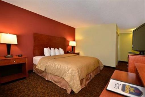 фото отеля BEST WESTERN Plus Towson Baltimore North Hotel & Suites
