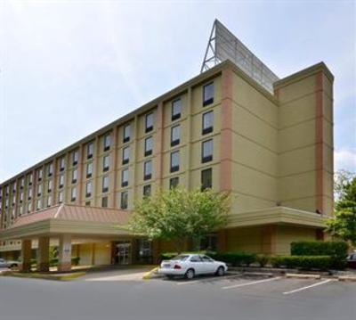 фото отеля BEST WESTERN Plus Towson Baltimore North Hotel & Suites