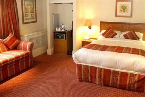 фото отеля The Red Lion Hotel Hillingdon London