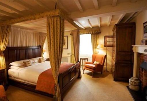 фото отеля The Red Lion Hotel Hillingdon London
