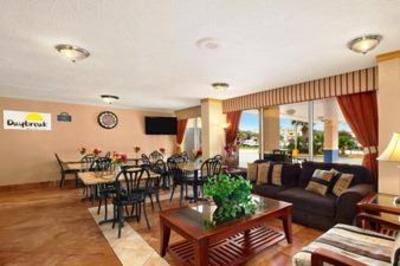 фото отеля Days Inn Orlando Midtown