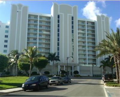 фото отеля Condos at Marina Bay Club Sunny Isles Beach