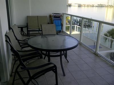 фото отеля Condos at Marina Bay Club Sunny Isles Beach