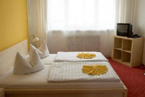 фото отеля Berolina Airport Hotel