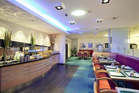 фото отеля Holiday Inn Express Geneva Airport