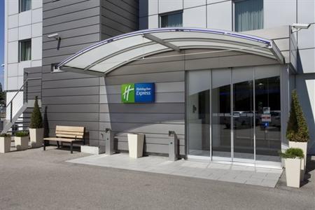 фото отеля Holiday Inn Express Geneva Airport