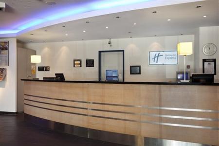 фото отеля Holiday Inn Express Geneva Airport