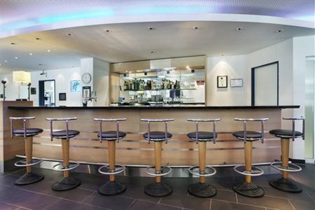 фото отеля Holiday Inn Express Geneva Airport