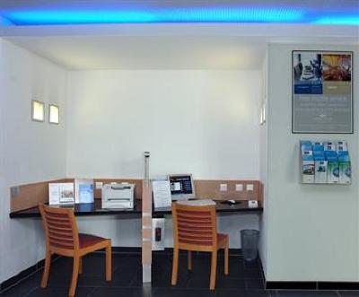 фото отеля Holiday Inn Express Geneva Airport