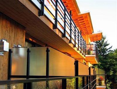 фото отеля Brentwood Bay Lodge