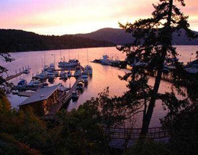 фото отеля Brentwood Bay Lodge
