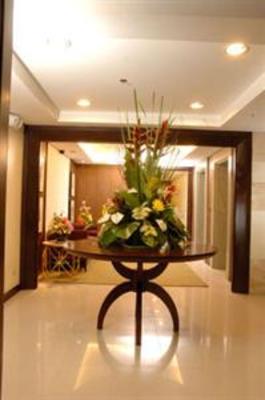 фото отеля Crown Regency Hotel Makati City