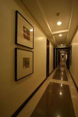 фото отеля Crown Regency Hotel Makati City