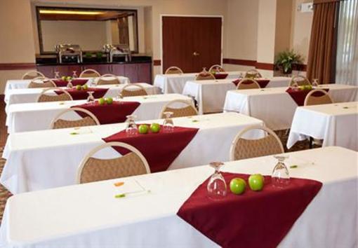 фото отеля Courtyard by Marriott Boston Natick