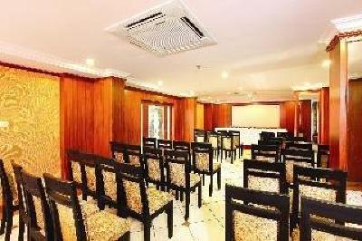 фото отеля Emarald Hotel Kochi
