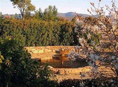 фото отеля Vineyard Cottages and Cafe