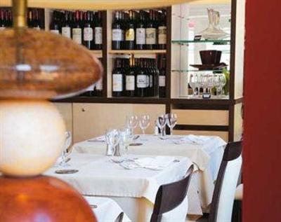 фото отеля Hotel Wilson Begles Garonne