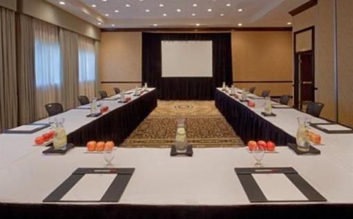 фото отеля Crowne Plaza Hotel Boston Natick