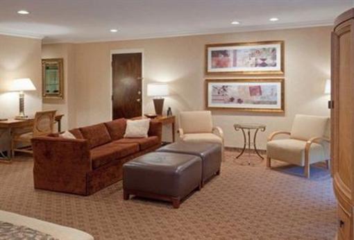 фото отеля Crowne Plaza Hotel Boston Natick
