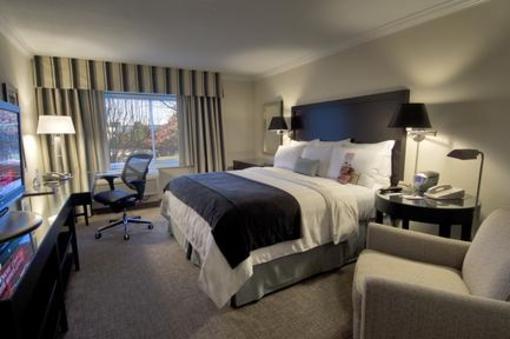 фото отеля Crowne Plaza Hotel Boston Natick