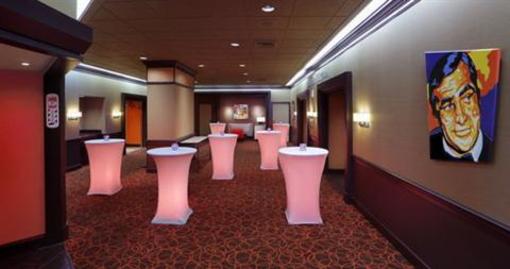 фото отеля Crowne Plaza Hotel Boston Natick