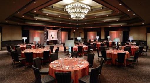 фото отеля Crowne Plaza Hotel Boston Natick