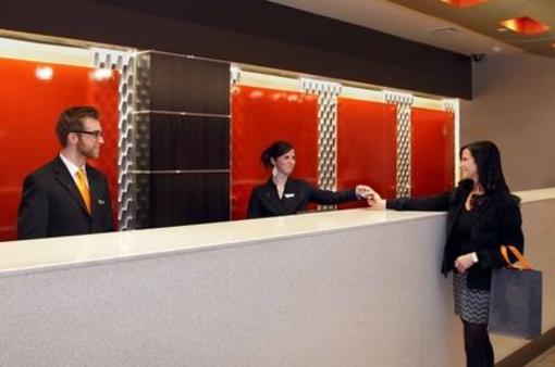 фото отеля Crowne Plaza Hotel Boston Natick