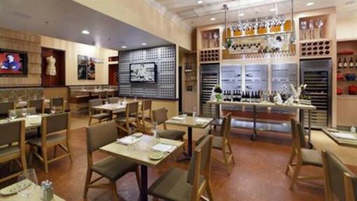 фото отеля Crowne Plaza Hotel Boston Natick