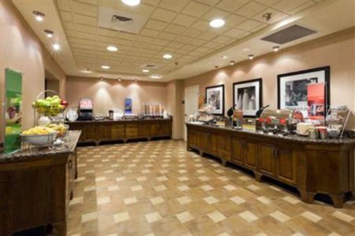 фото отеля Hampton Inn & Suites Fairbanks