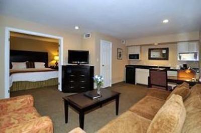 фото отеля BEST WESTERN Plus Meridian Inn & Suites, Anaheim-Orange