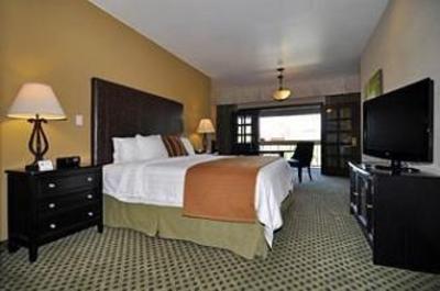 фото отеля BEST WESTERN Plus Meridian Inn & Suites, Anaheim-Orange