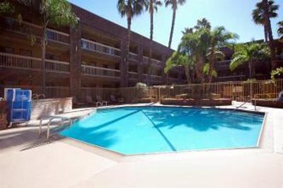 фото отеля BEST WESTERN Plus Meridian Inn & Suites, Anaheim-Orange