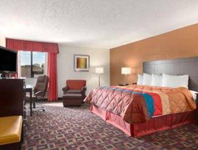фото отеля Ramada Tulsa