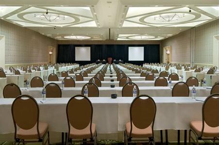 фото отеля Hilton Long Beach & Executive Meeting Center