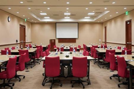 фото отеля Hilton Long Beach & Executive Meeting Center