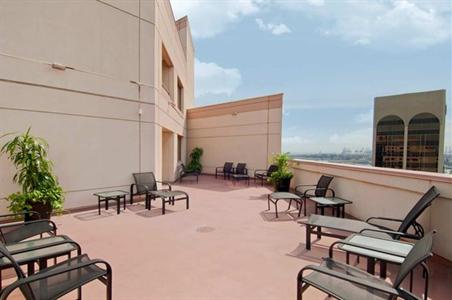 фото отеля Hilton Long Beach & Executive Meeting Center
