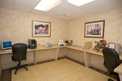 фото отеля Monte Carlo Inn Airport Suites