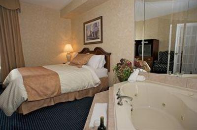 фото отеля Monte Carlo Inn Airport Suites