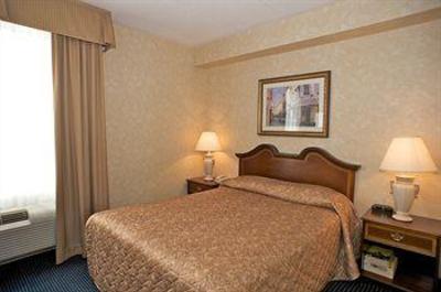 фото отеля Monte Carlo Inn Airport Suites