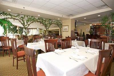 фото отеля Monte Carlo Inn Airport Suites