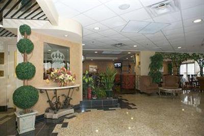 фото отеля Monte Carlo Inn Airport Suites