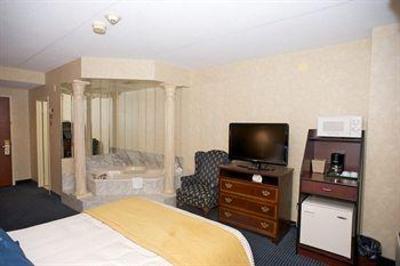 фото отеля Monte Carlo Inn Airport Suites