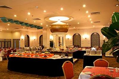 фото отеля Golden Dragon Hotel Kunming